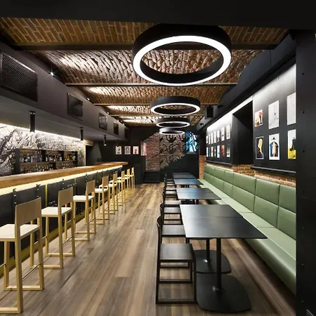 Bankhotel Szálloda 5*