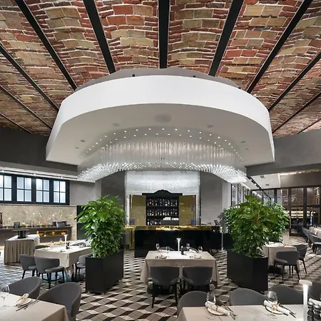 Bankhotel Szálloda 5*