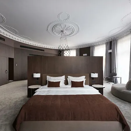 Hotel Bankhotel 5*