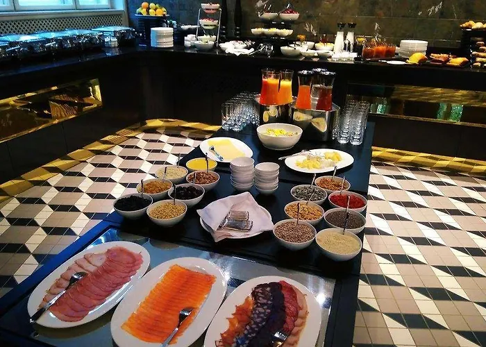 Bankhotel Отель 5*