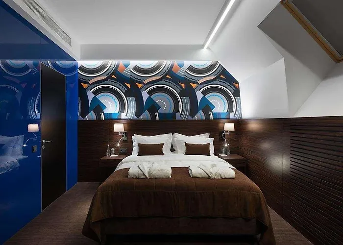 Bankhotel Отель 5*