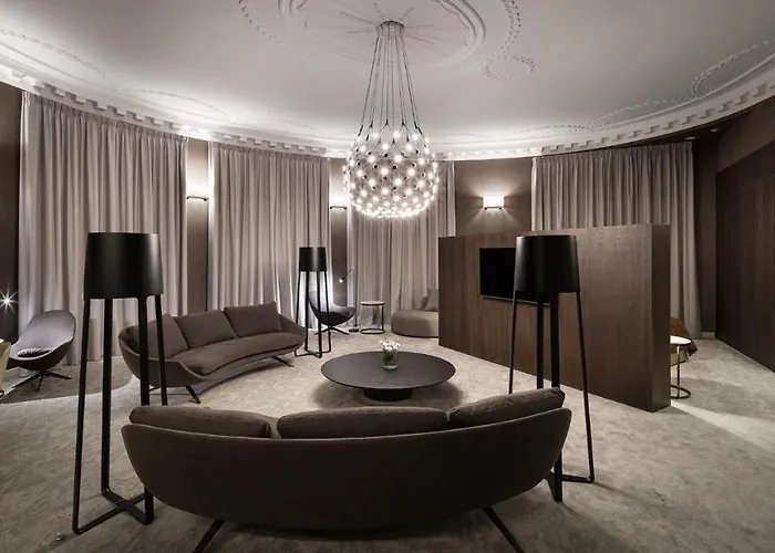 מלון Bankhotel לבוב