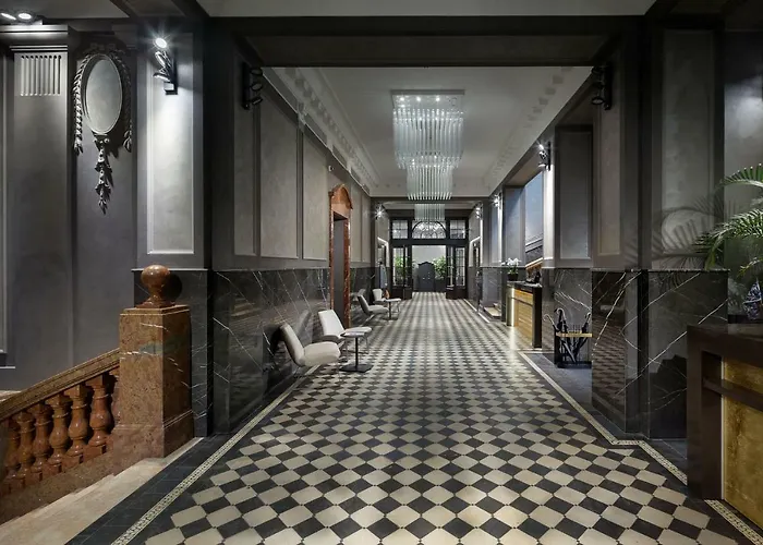 Bankhotel 5* リヴィウ