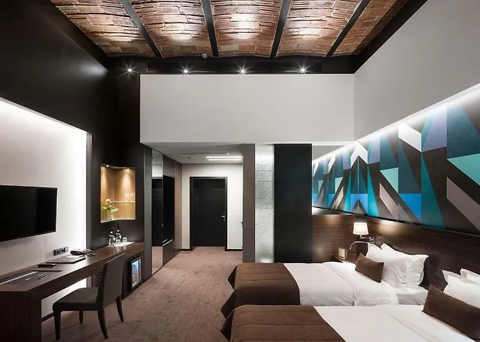 מלון Bankhotel 5*