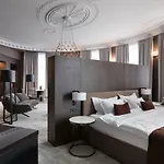 Bankhotel 酒店 利沃夫