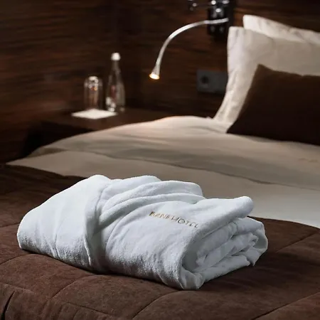 Bankhotel 5*